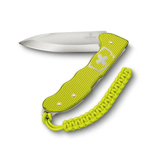  Victorinox - VICTORINOX HUNTER PRO ALOX LIMITED EDITION 2023 13.6 CM OPVOUWBAAR ZAKMES - ELECTRIC YELLOW - Opvouwbare Messen - The Old Man Knives & Tools